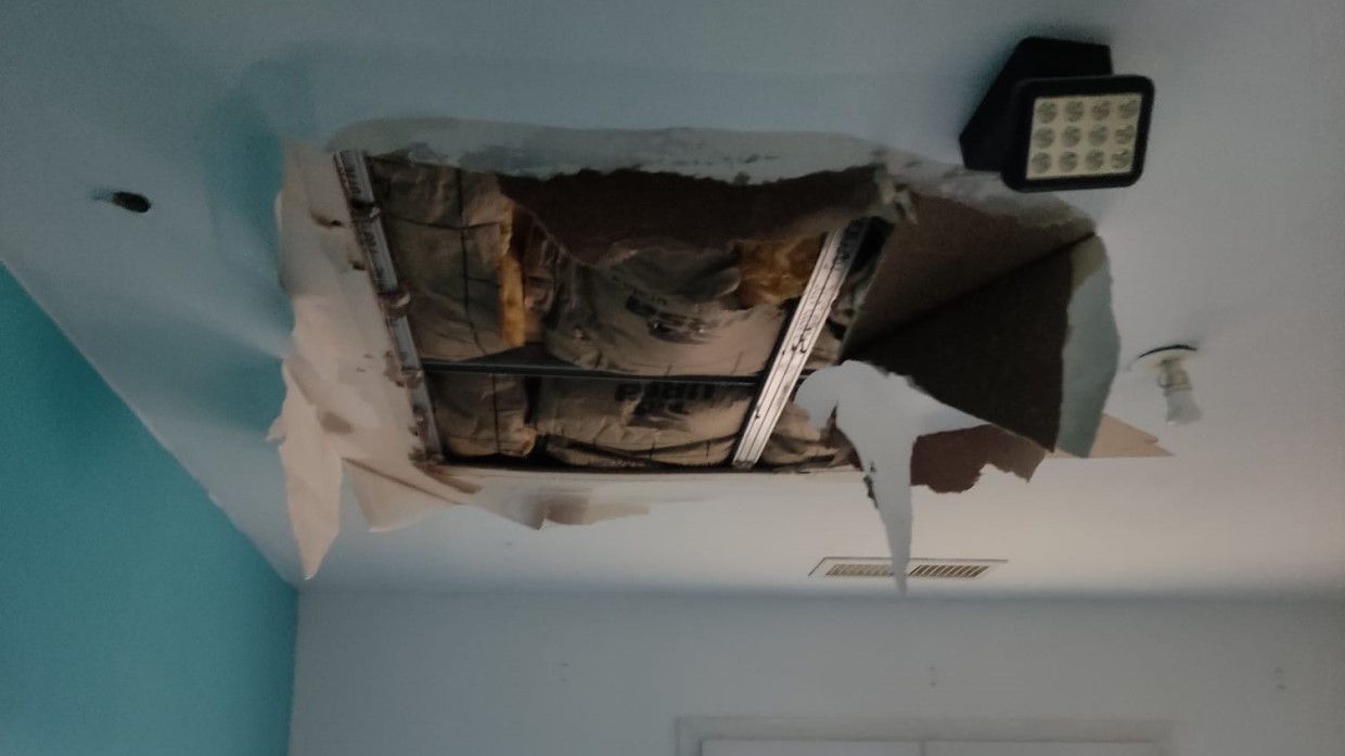 Rénovation après dégât des eaux chambre d'enfant avant travaux